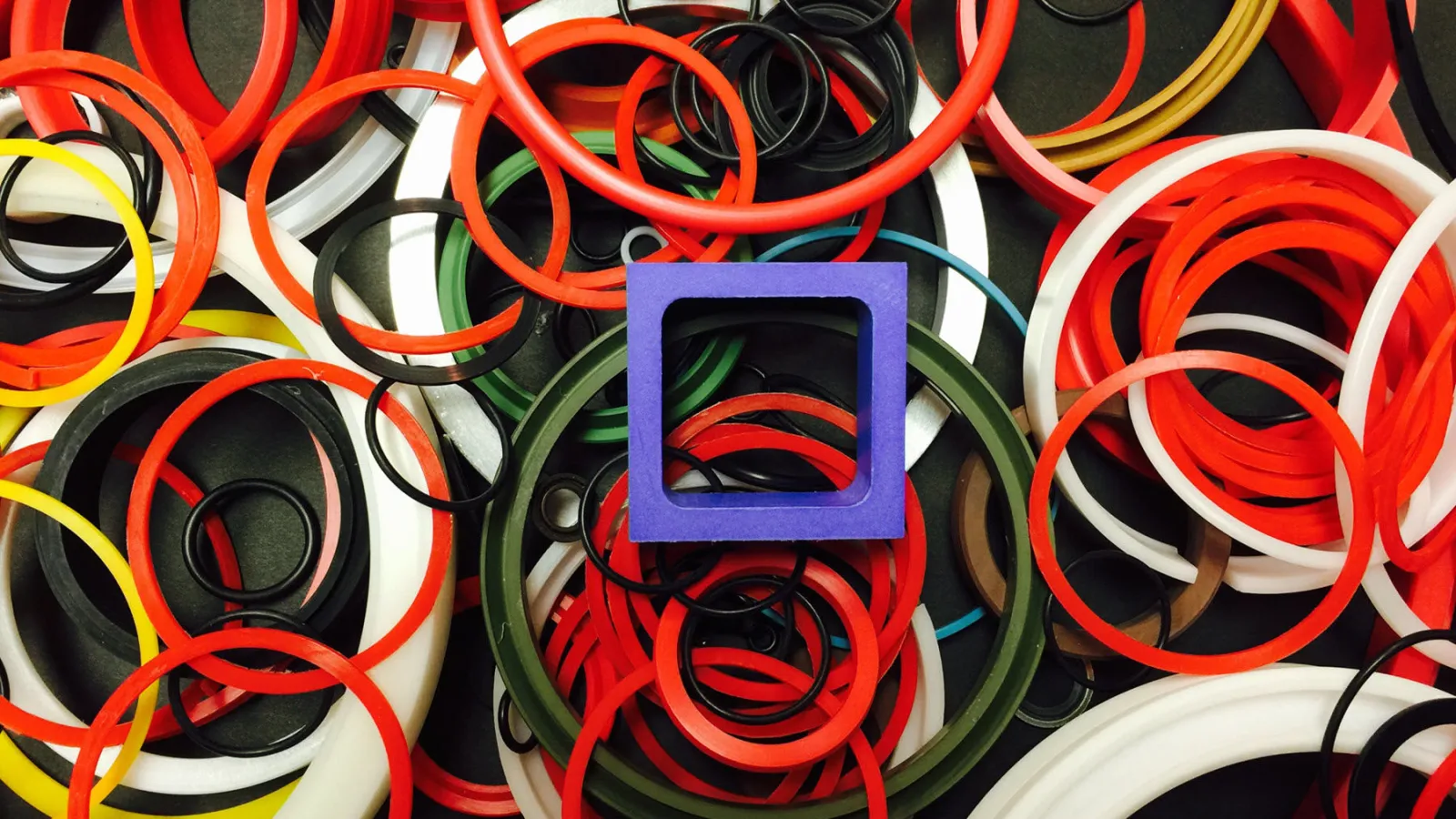 Colorful hydraulic seals